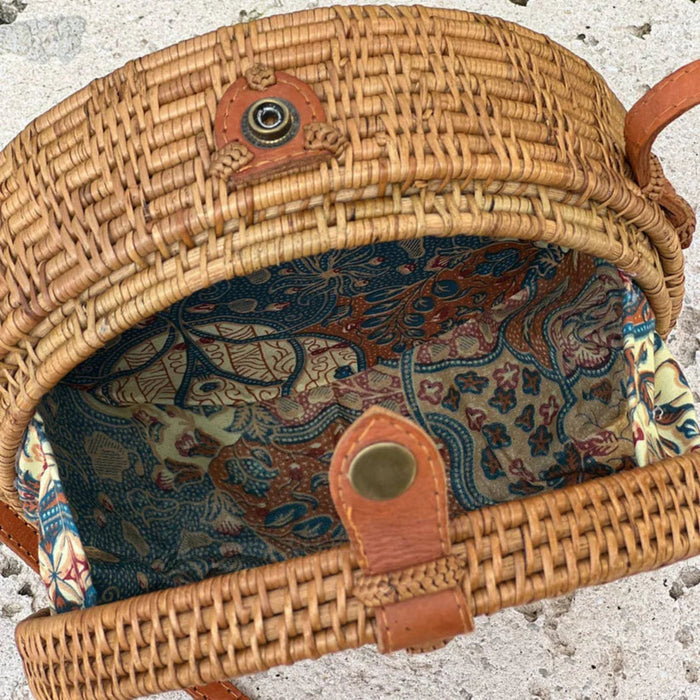 Ata Vine Round Crossbody Bag | The Winding Road