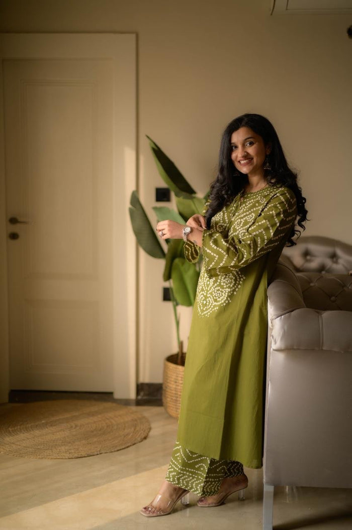 Gulzar Premium Bandhej Cotton Suit- Green