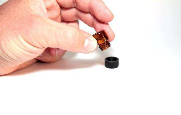 1 ml Amber Glass Vials w/ Orifice Reducer & Black Caps (Pack of 24) at Your Oil Tools