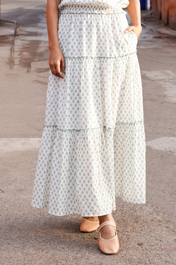 APPROVED Bea Printed Organic Cotton Skirt | Lixus White/Sage - Aspiga