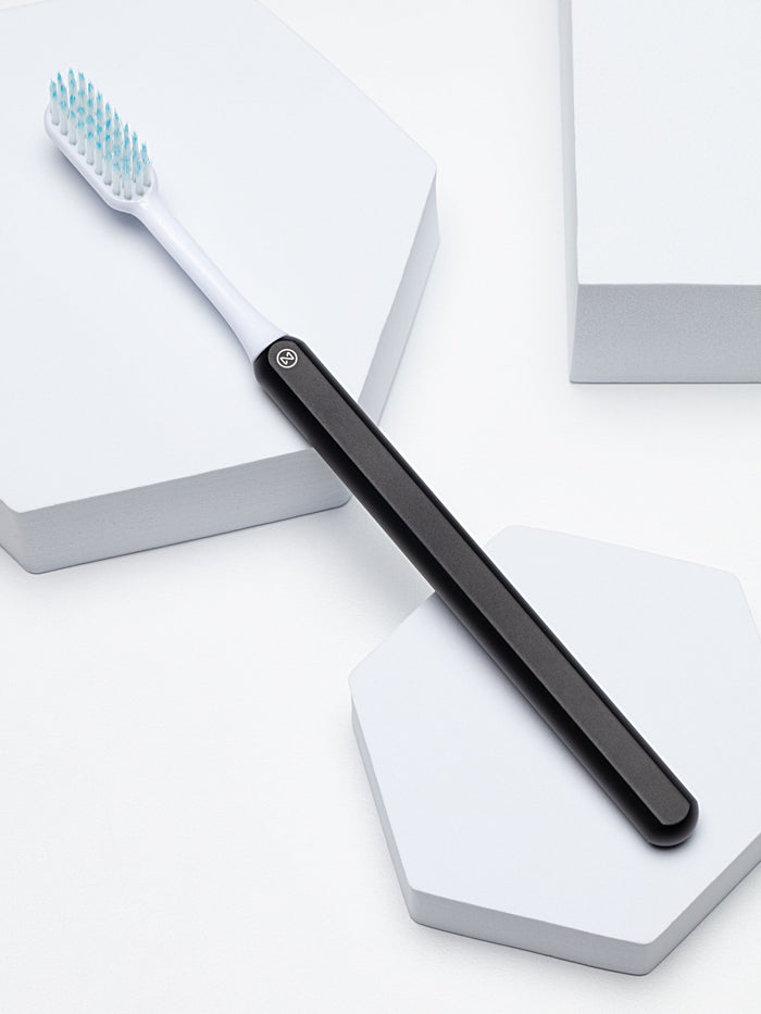 Black Toothbrush + 2 brush heads