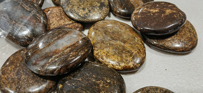 Earthstore® Bronzite - Palm Stone (2 sizes) (stay calm under stress)