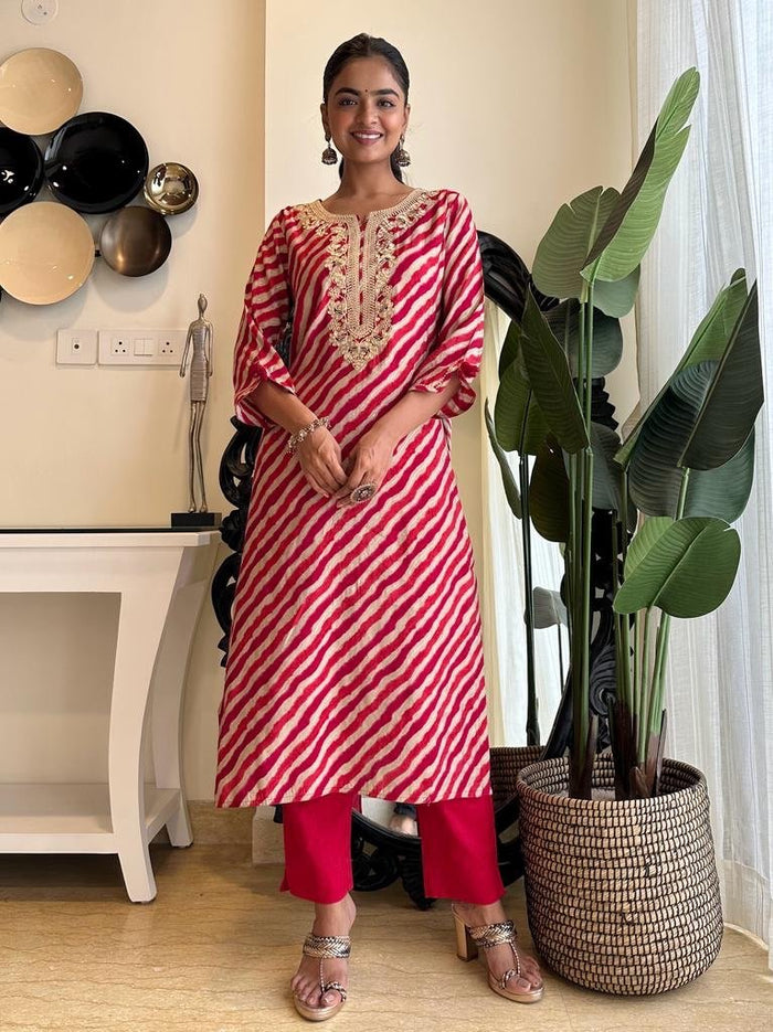 Red Muslin Leheriya Set