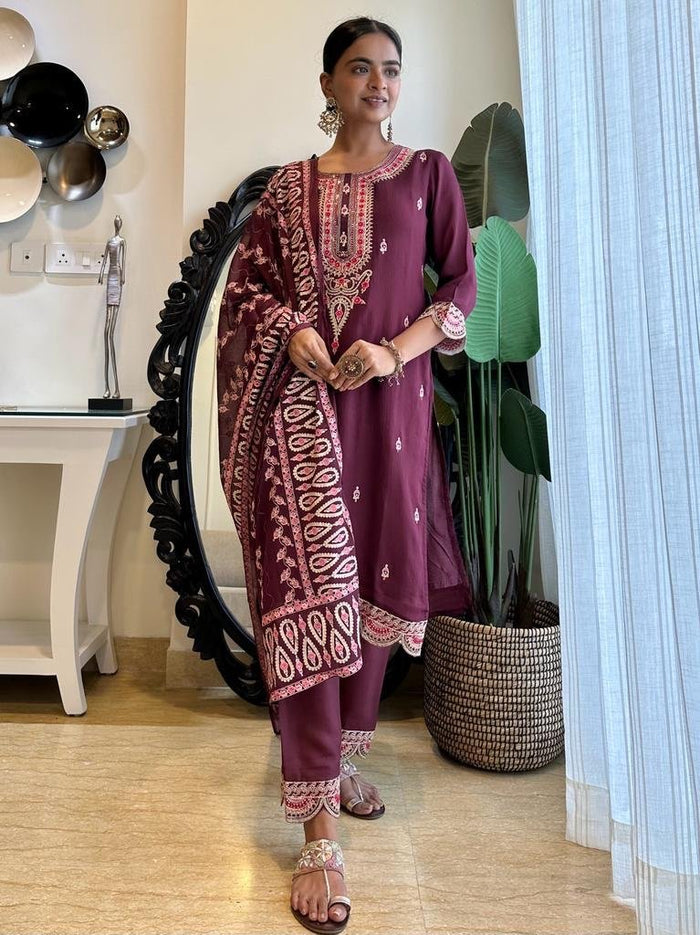 Wine Noor Cutwork Set